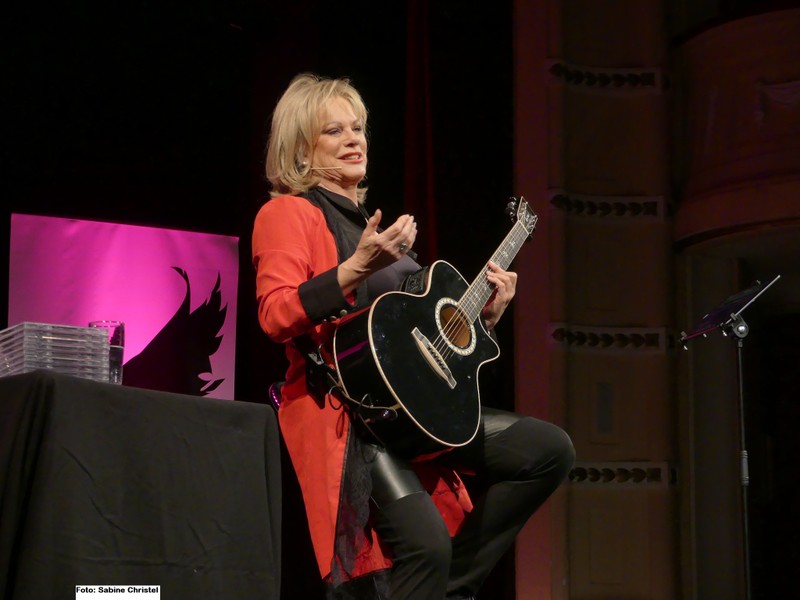 JPhihpX1ErJljZ88OpBi